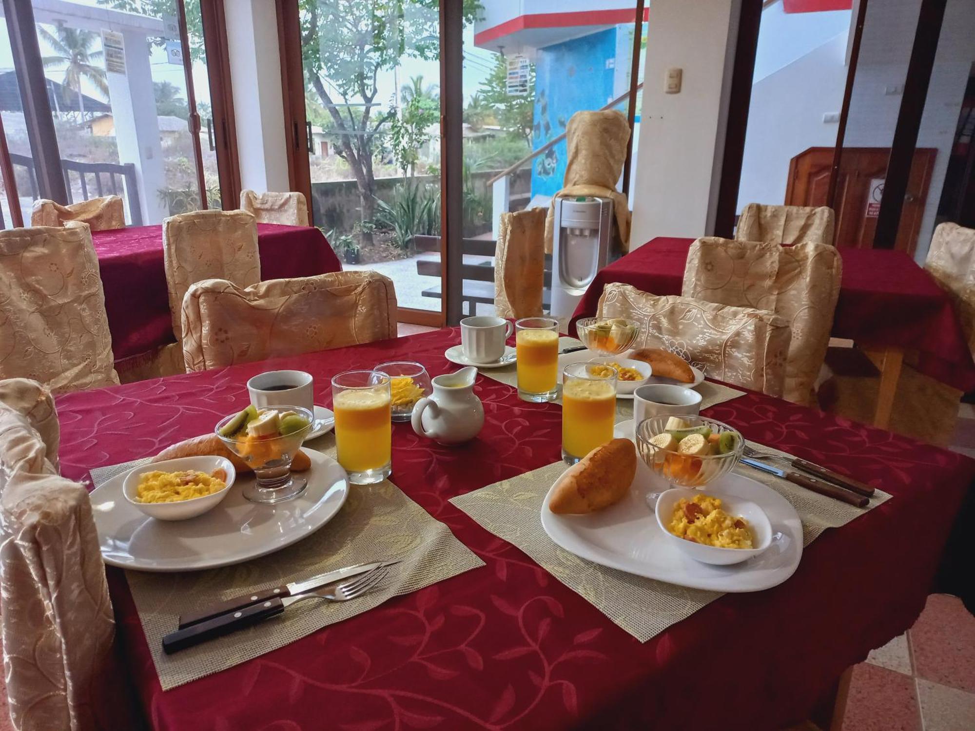 Hotel Sula Sula Puerto Villamil Eksteriør bilde